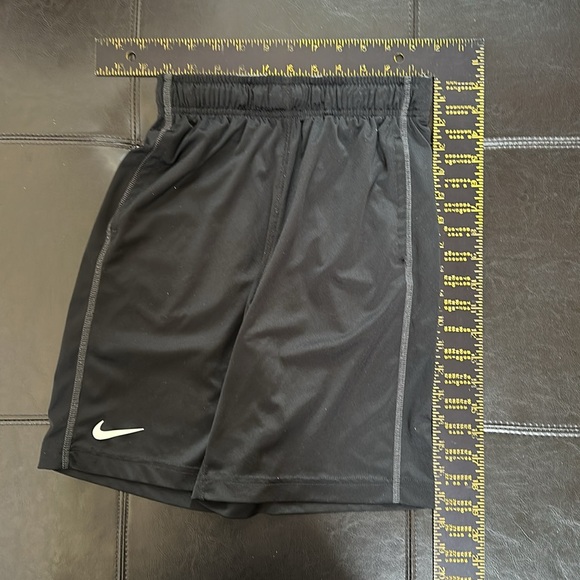 NIKE Dri Fit drawstring shorts - Picture 5 of 10